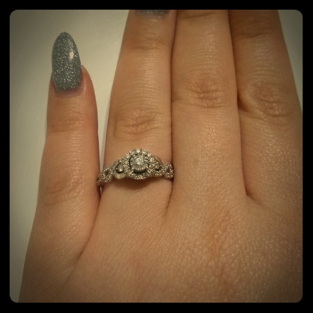 Simply Vera Vera Wang engagement or promise ring